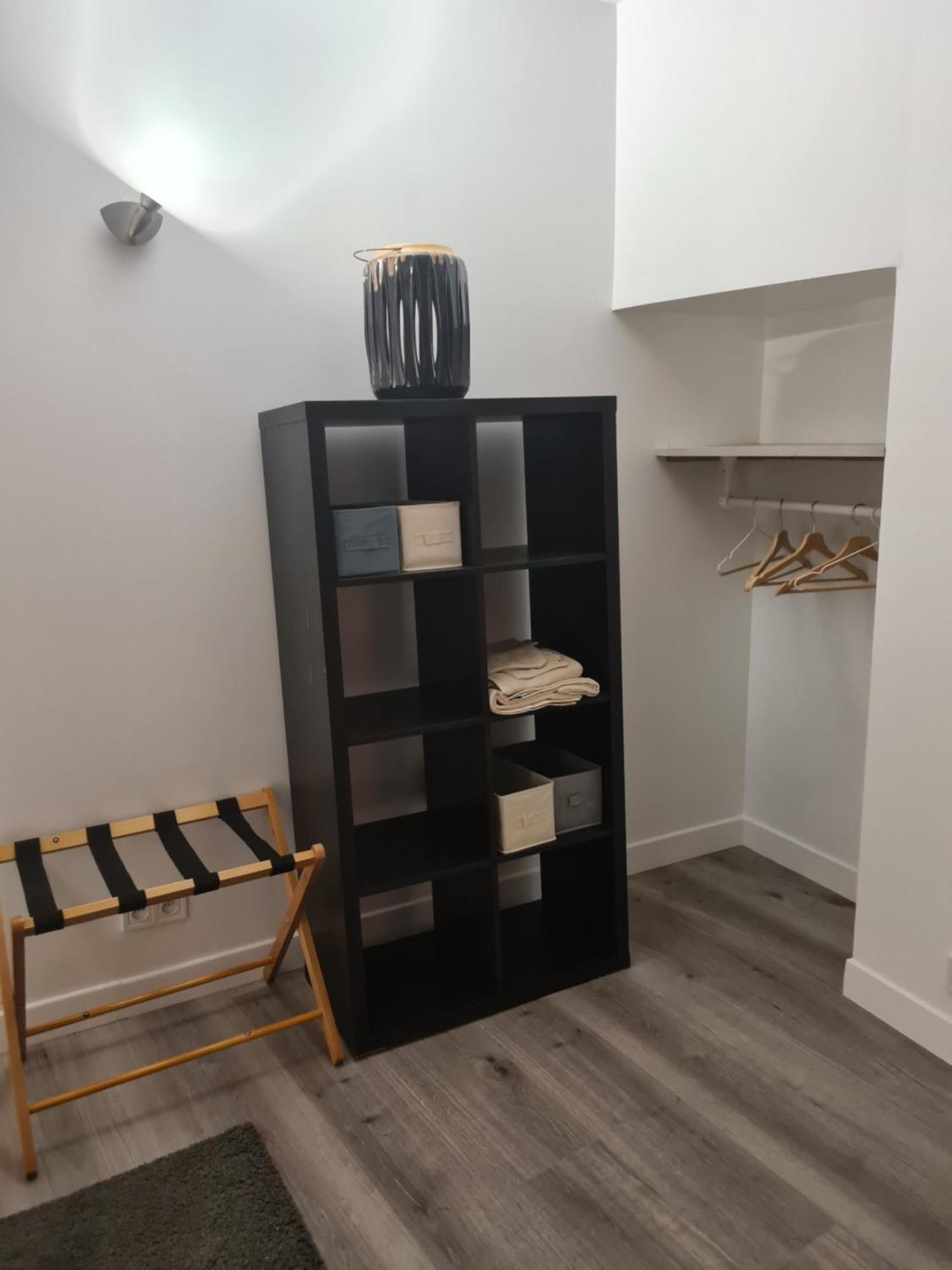 Gite En Face Du Chateau De Nizas, 4 Chambres D'Hotes Et 1 Appartement Familial Avec 2 Chambres Extérieur photo